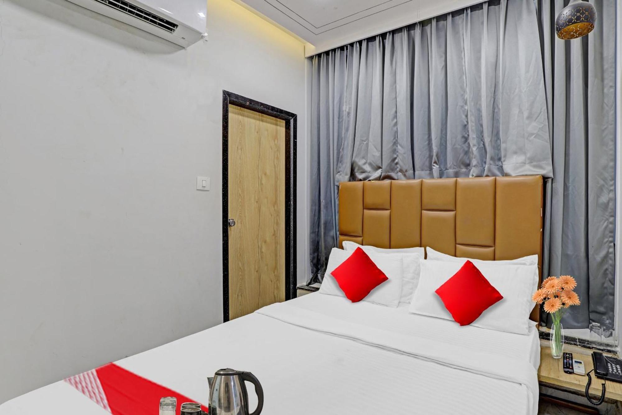 Hotel O Royal Orbit Súrat Exteriér fotografie